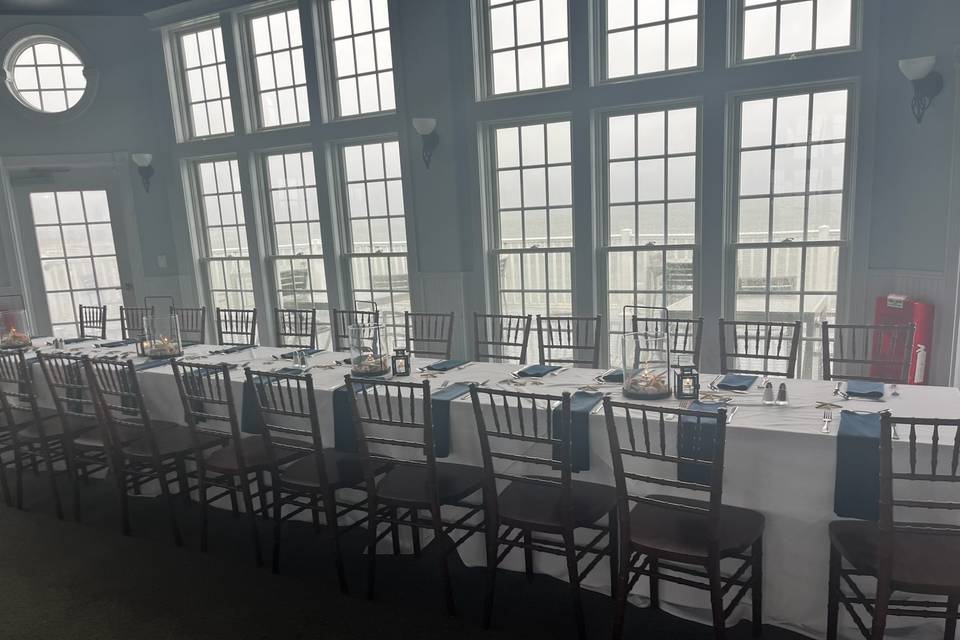 Elegant table