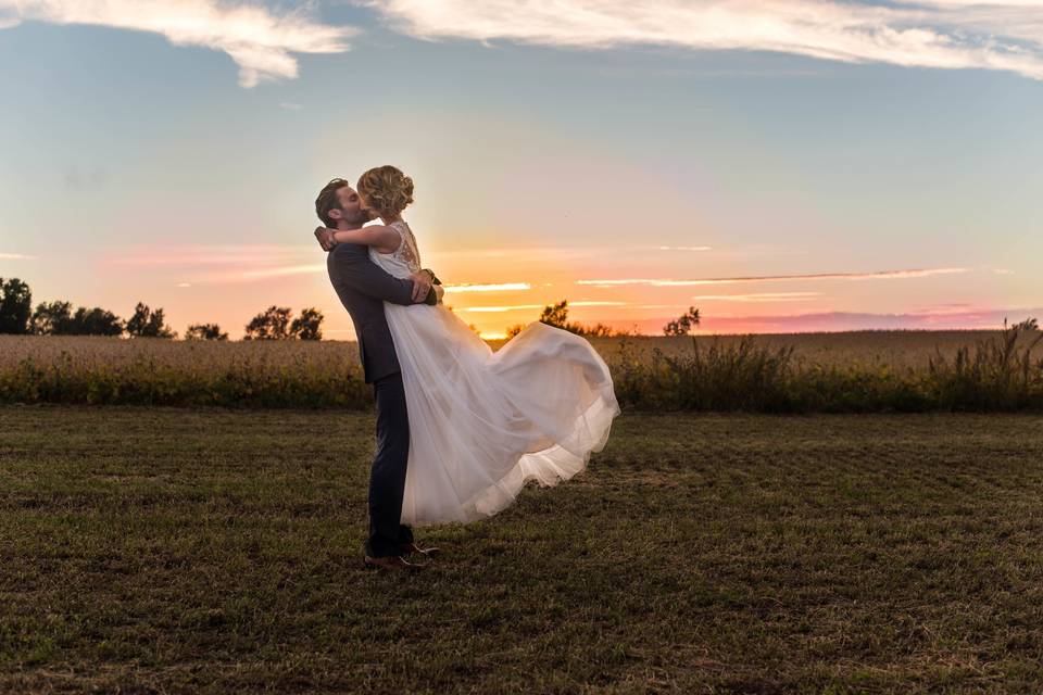 The 10 Best Barn & Farm Wedding Venues in Viborg, SD - WeddingWire