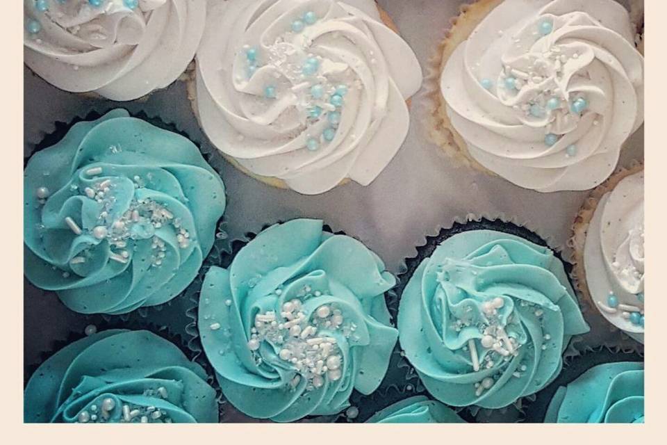 Blue and white cupcakes