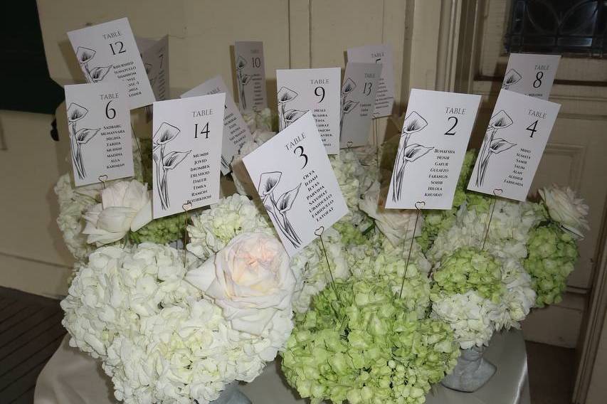 White & green tablescape
