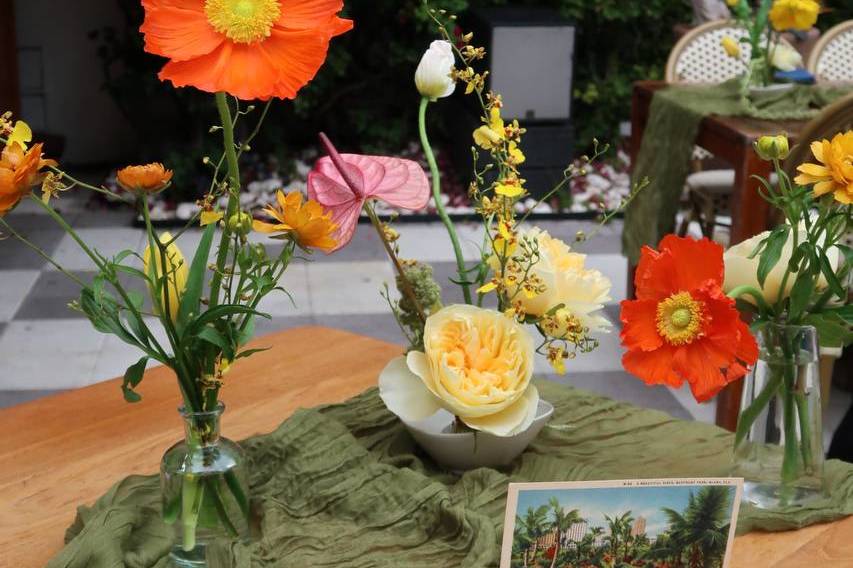 Yellow & orange table styling
