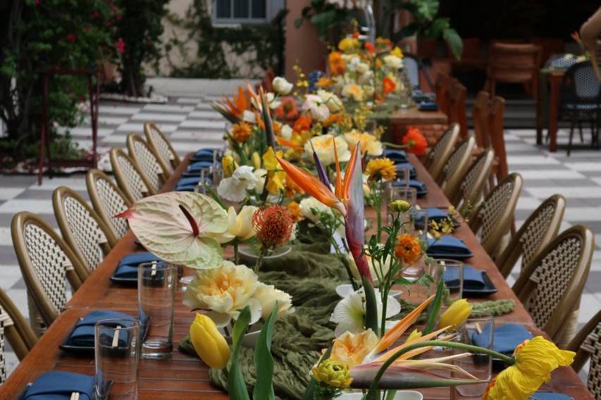 Vibrant reception décor