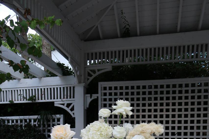Romantic bar florals
