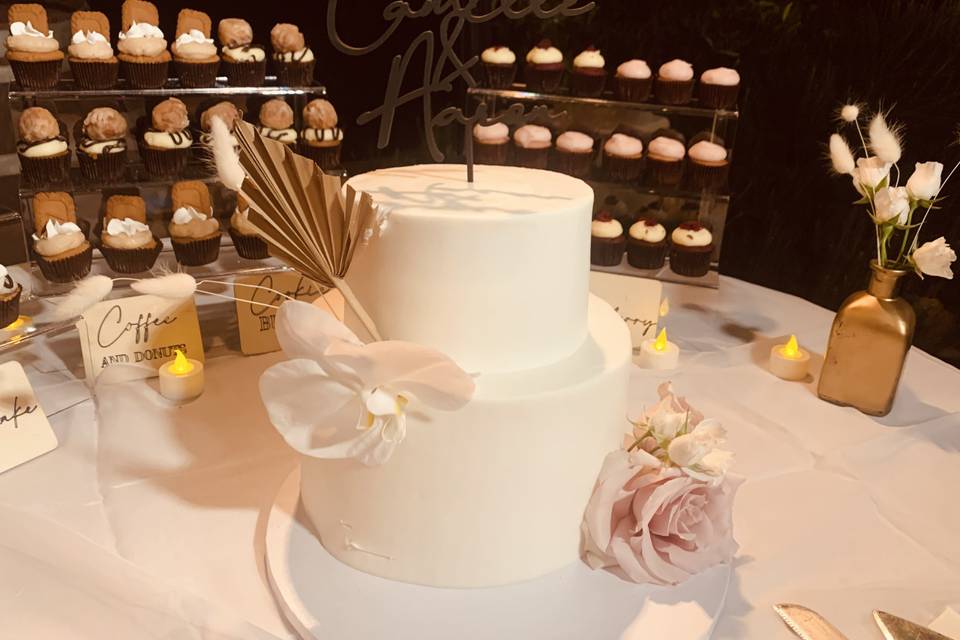 Wedding Cake & Dessert table