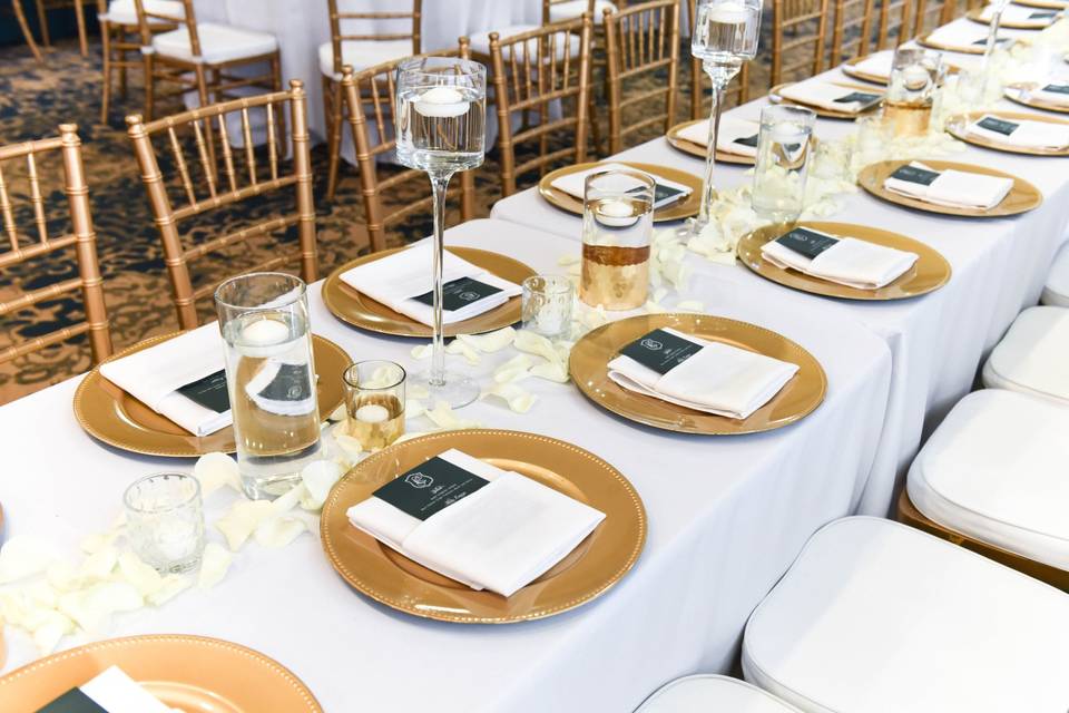 Table Setting and Linens