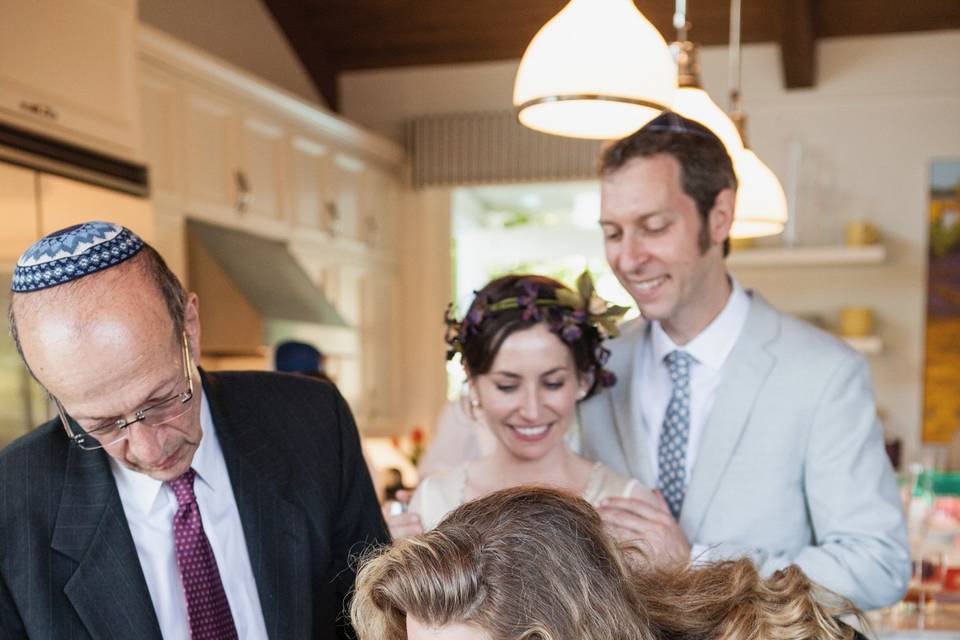 Signing the ketubah