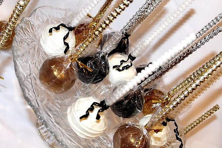 Elegant cake pops