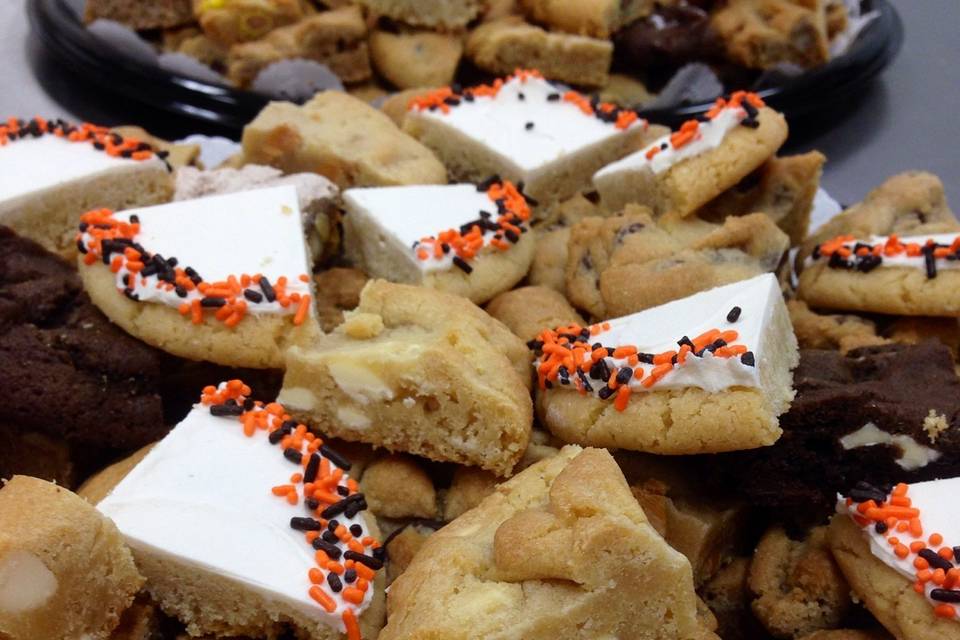 Cincinnati Bakeries Go Wild for Bengals Playoff with Themed Cakes, Cookies  and Candies, Food News, Cincinnati