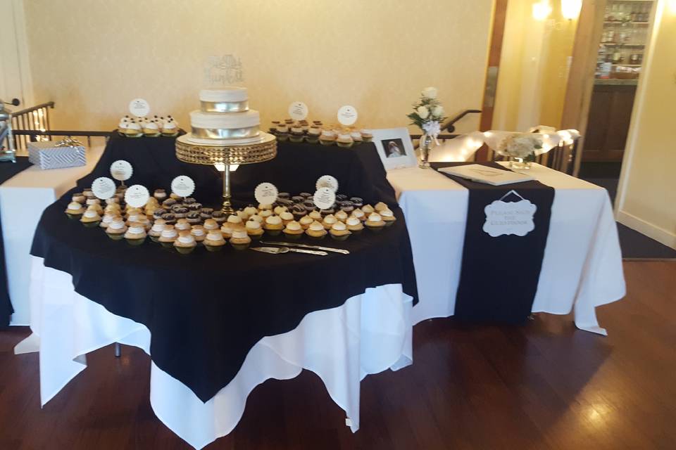 Cupcake table