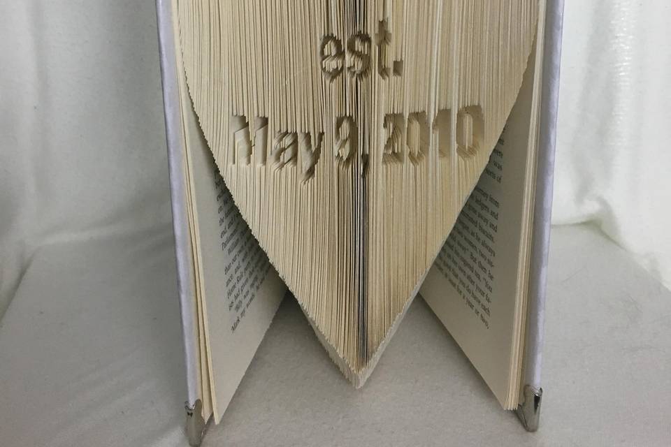 Dilly Dally's Custom Book Folding