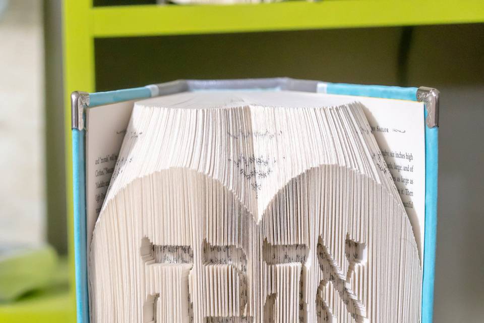 Dilly Dally's Custom Book Folding