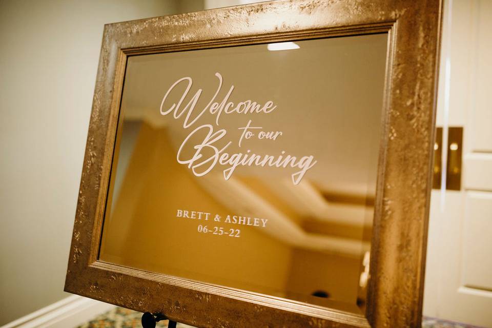 Welcome wedding mirror