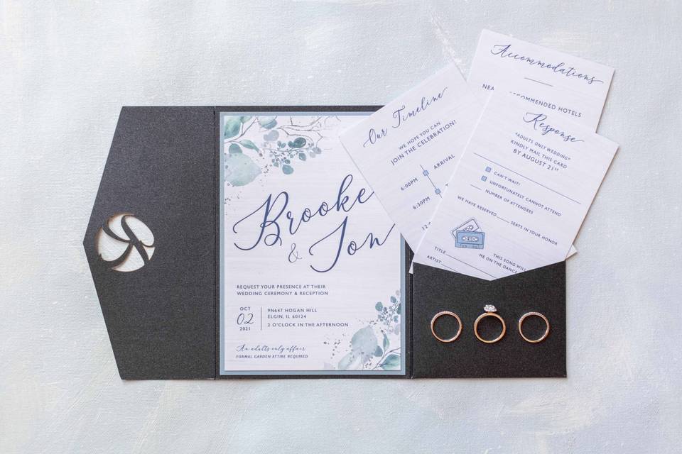 Onyx invitation monogram