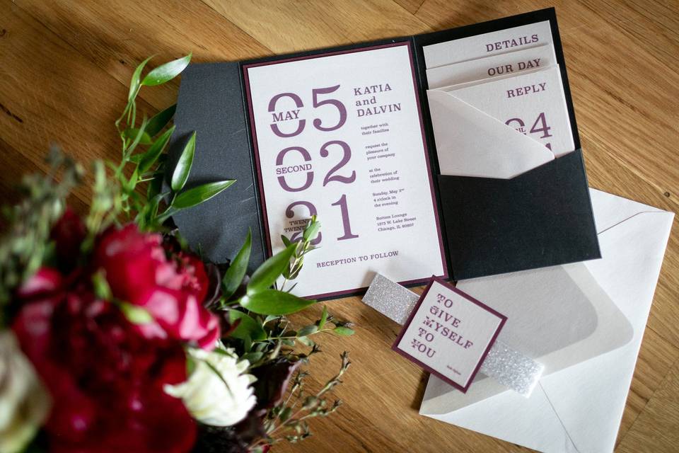 Onyx invitation pocket