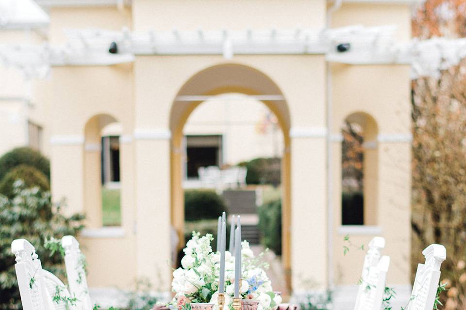 Outdoor reception table