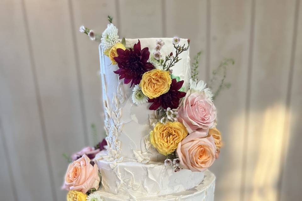 Enchanted wedding cake