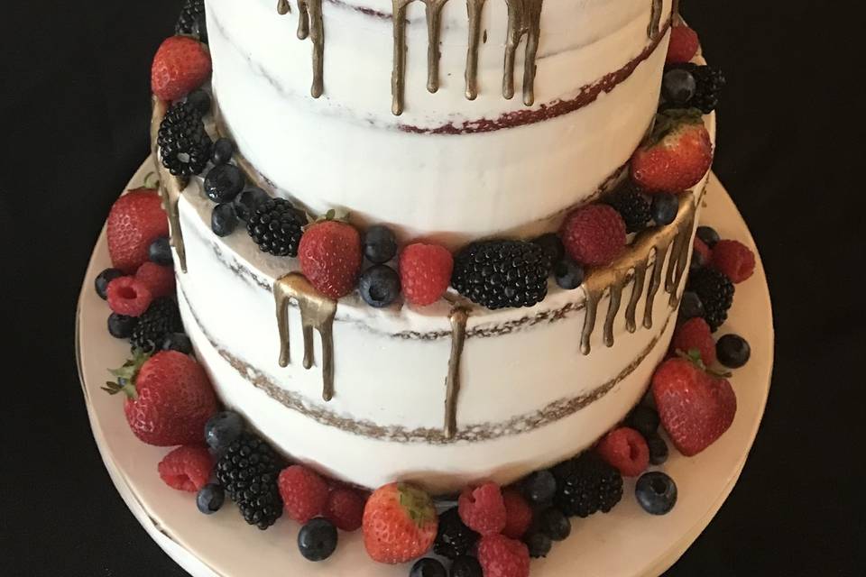 Gold drip + fresh fruit