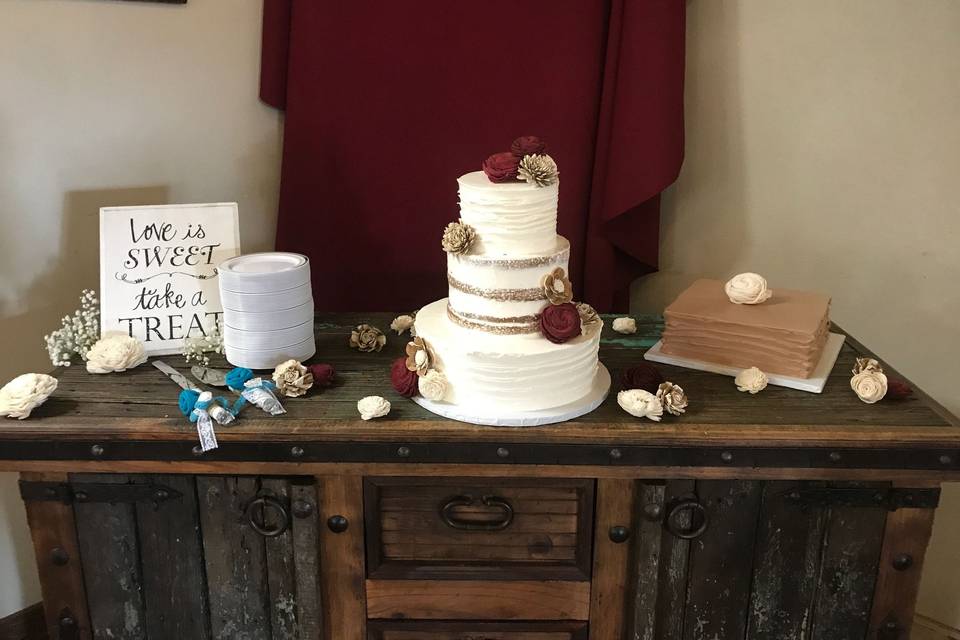 Semi naked cake