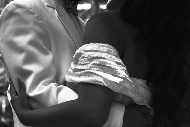 Couple detail