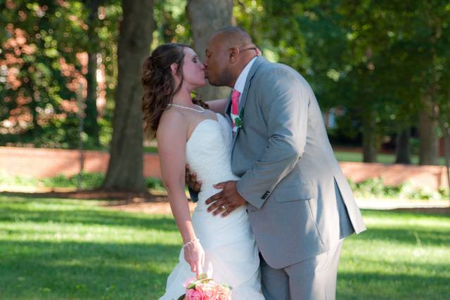 A kiss among nature
