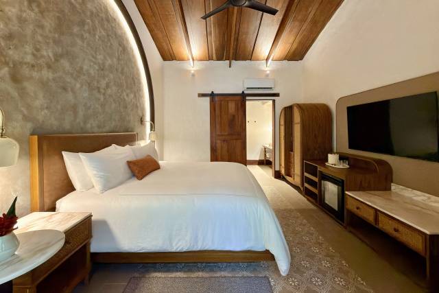 Deluxe Room King