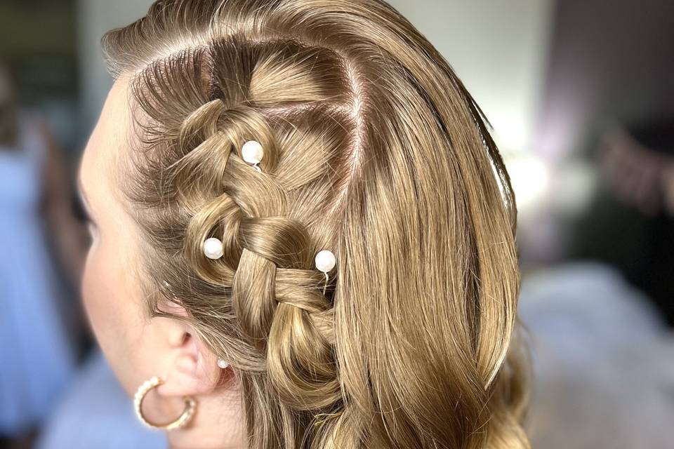 Half-braided style