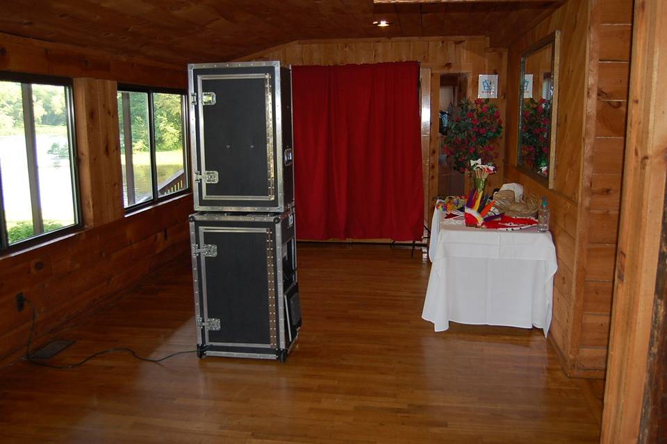 Dj productions - djs & photo booths