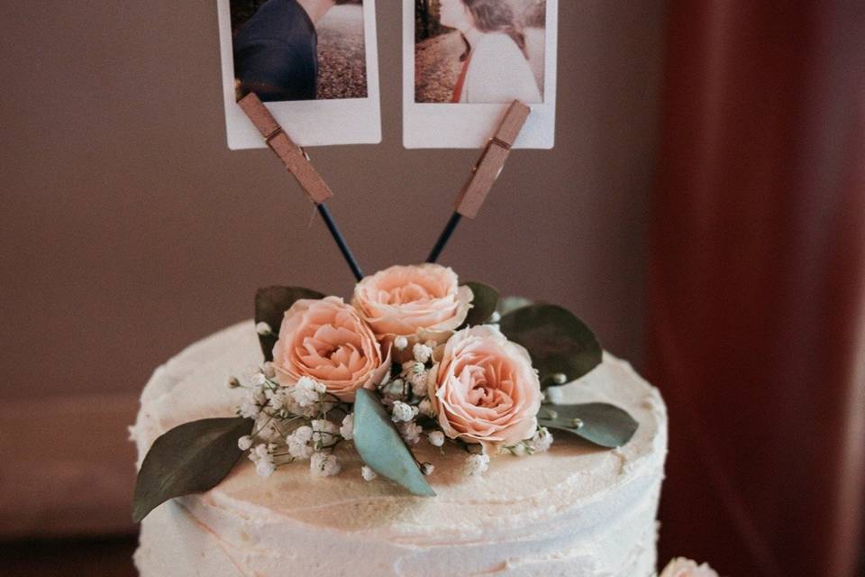 Simple Cake Florals