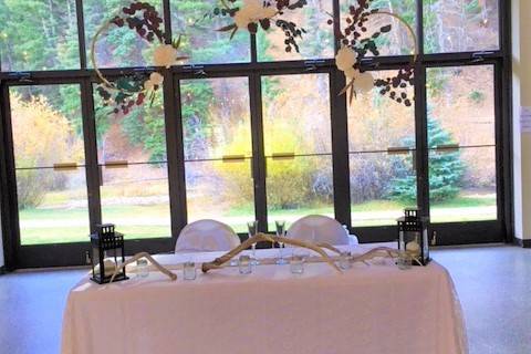 Sweetheart table in the fall