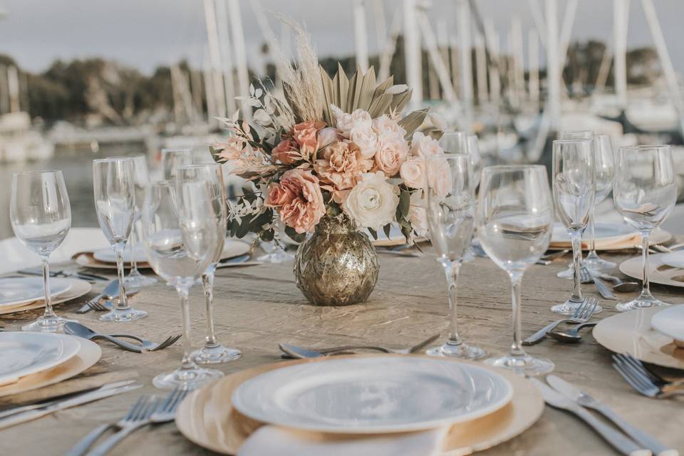 Waterfront table set-up