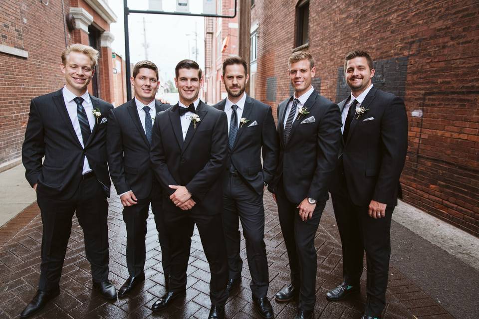 Urban groomsmen photo