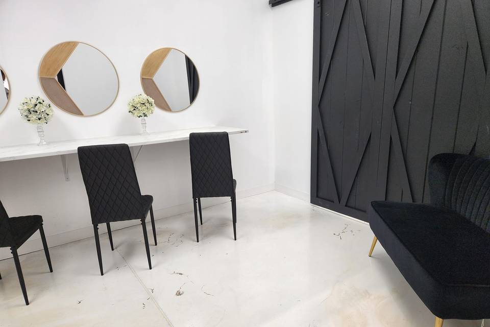 Dressing room modern and sleek