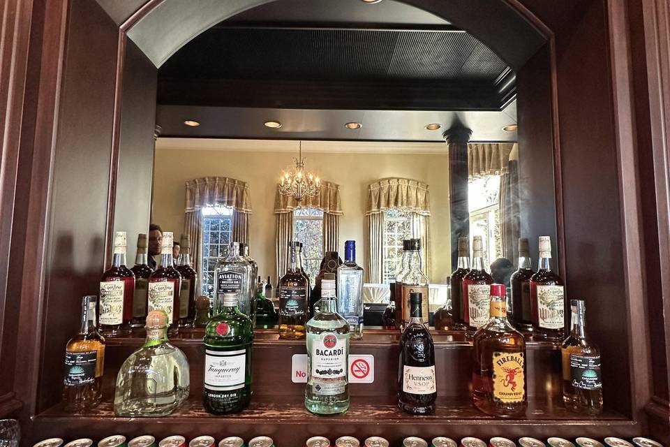 Bar at Magnolia Room