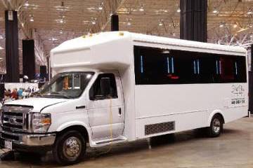 Luxury limo coach 16-18 passenger