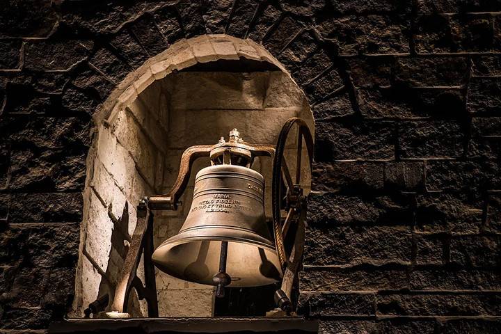 The Bell at Magnolia Bells