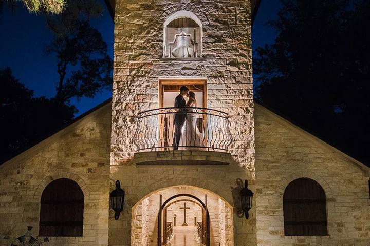 Kiss on Chapel Balcony