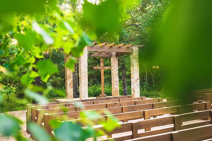 The Oaks Outdoor Ceremony