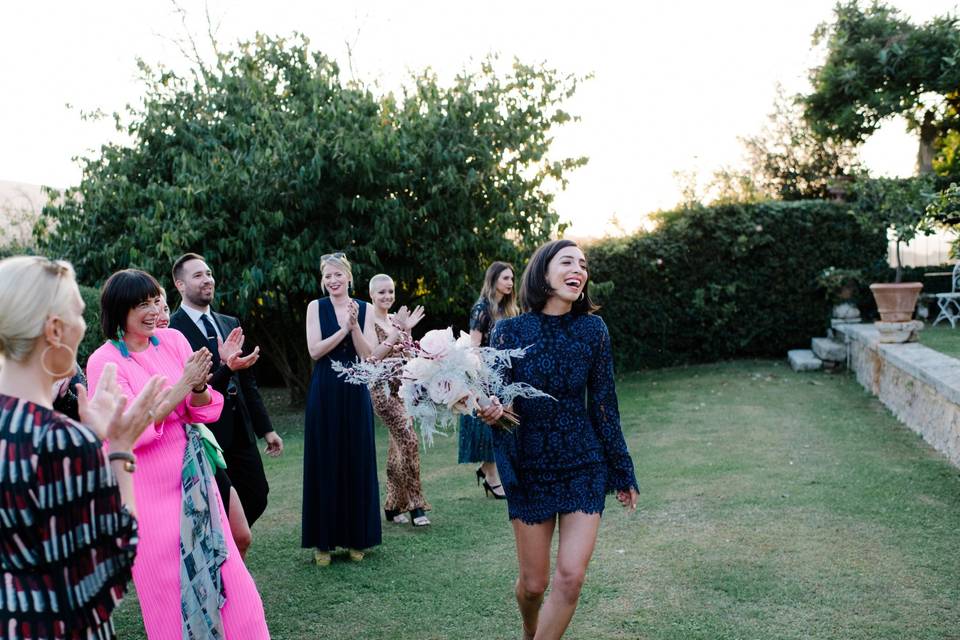 Bouquet toss