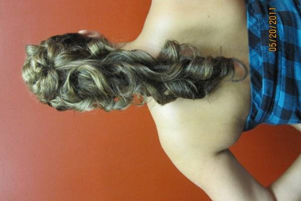Back Mohawk fall of curls in back (hair)