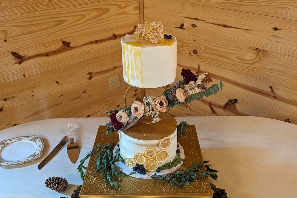 Gorgeous cake on our cake stan