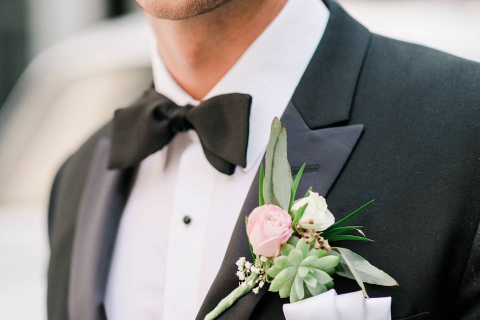 Ceremony pedestal display