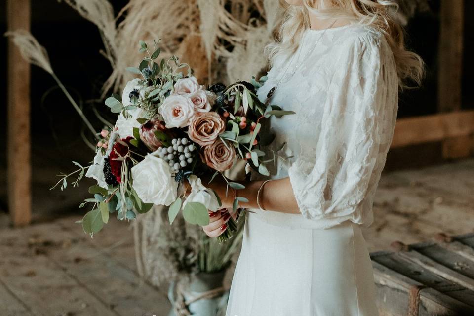 Boho flower crown and bouquet