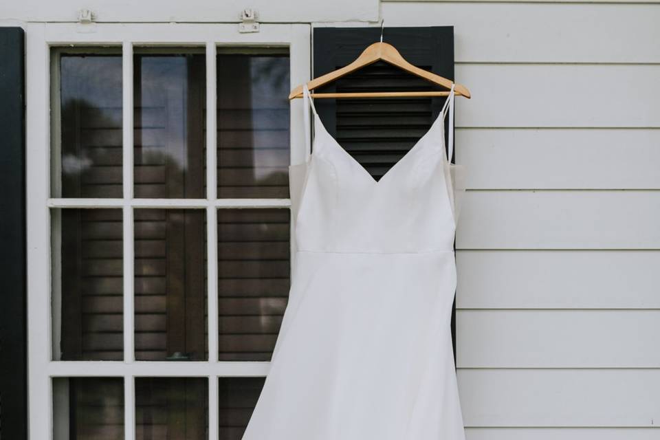 Dress + bouquet