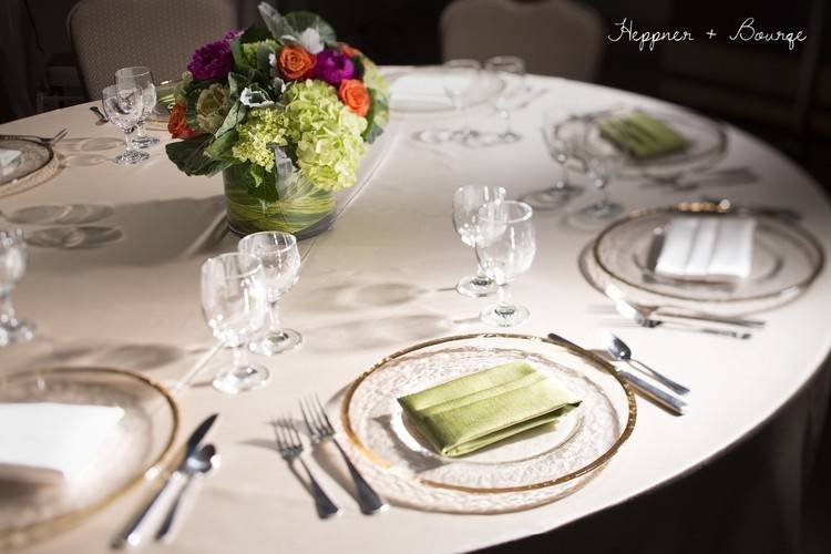 Green and Gold TablescapeVenue: Coors FieldFlorist: Allen Perry Floral & Designs