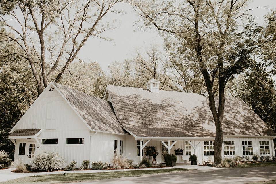 The White Barn at Spain Ranch - Peyton Rainey Photography