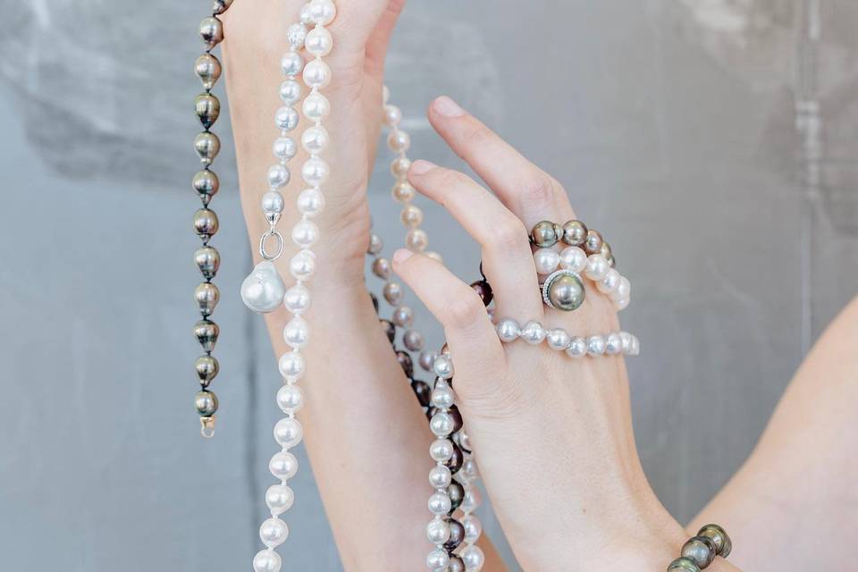 Delicate pearls