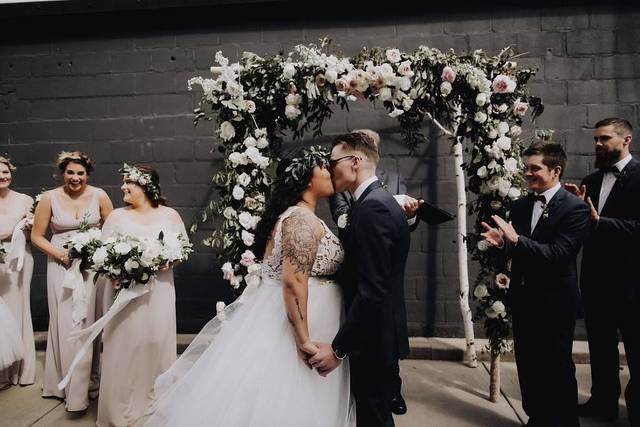 Couple kiss
