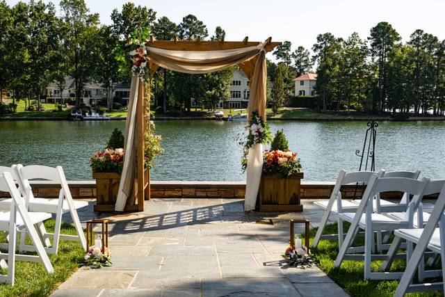 Fawn Lake Country Club