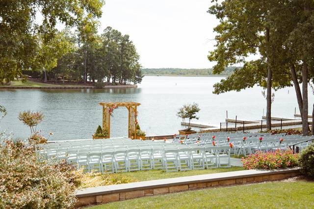 The Cove at Fawn Lake Country Club