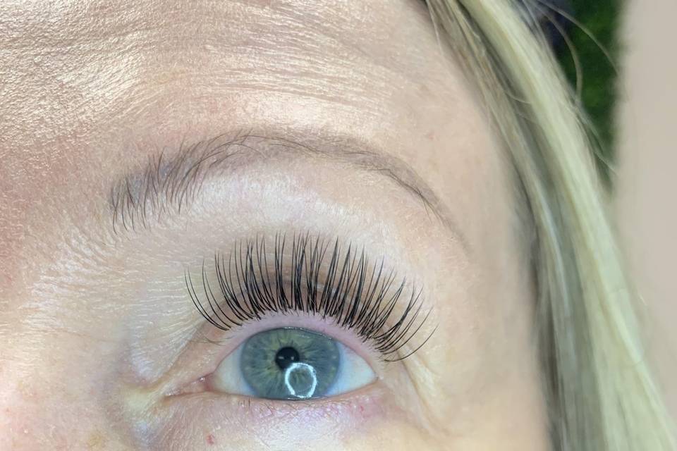 Classic lash extensions